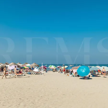 公寓 Seaside With Large Terrace, Pool & Parking Rems