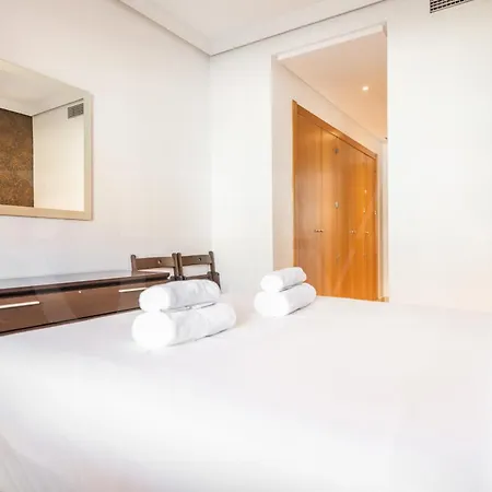 公寓 Seaside With Large Terrace, Pool & Parking Rems