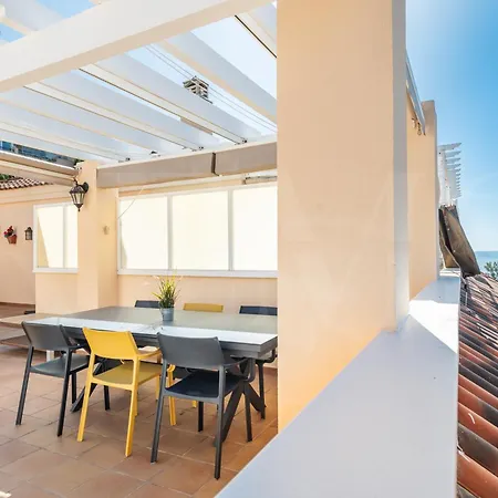Seaside With Large Terrace, Pool & Parking Rems 公寓 贝纳尔马德纳