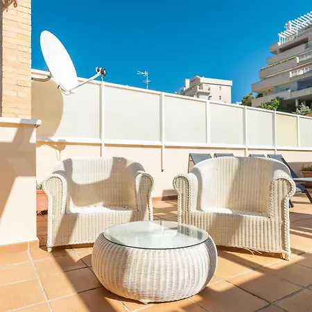 Appartement Seaside With Large Terrace, Pool & Parking Rems