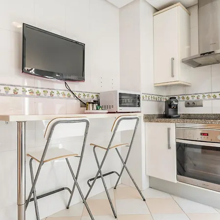 Seaside With Large Terrace, Pool & Parking Rems Benalmádena